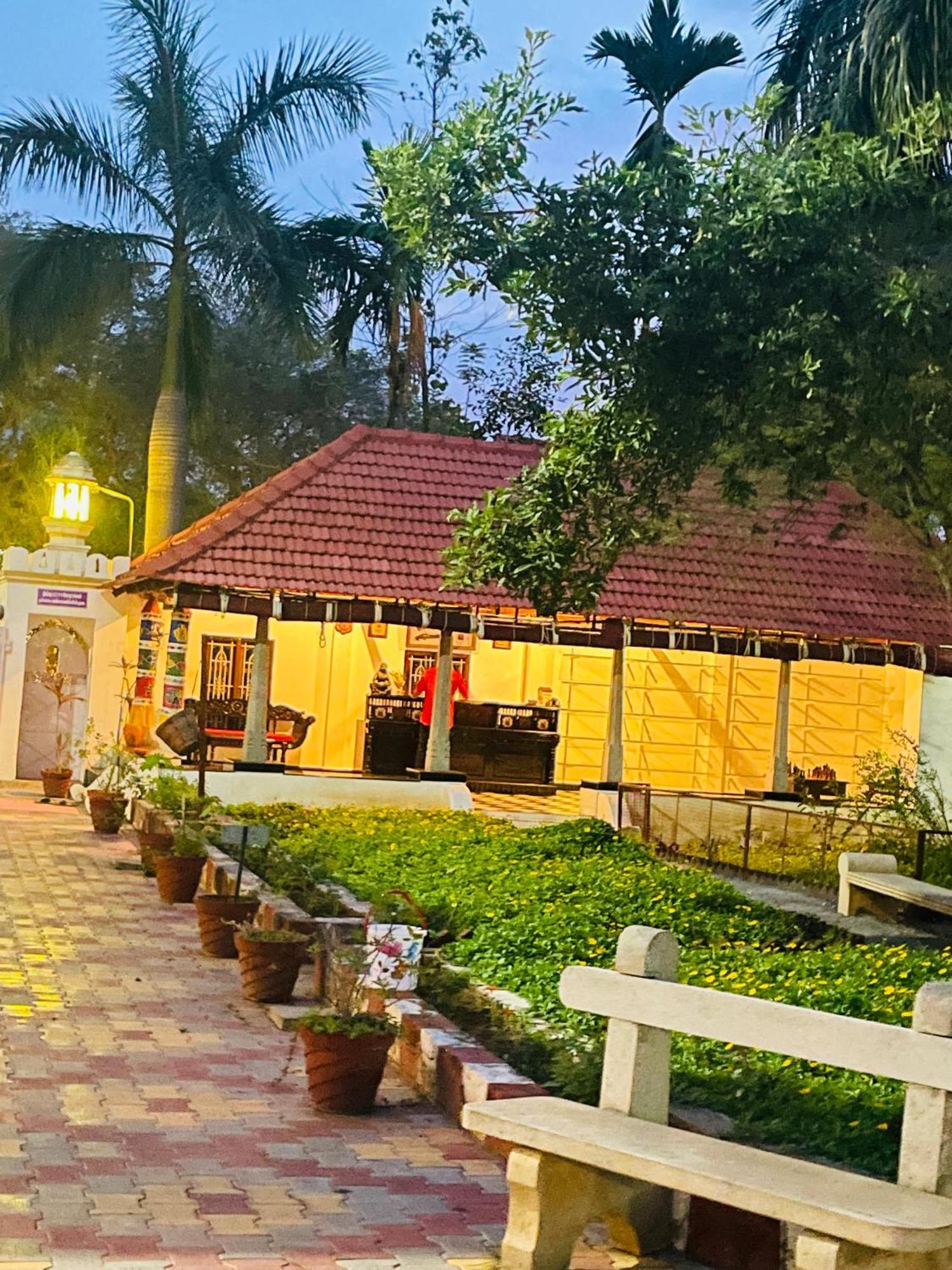 Chola Heritage Resort Karaikkudi Extérieur photo