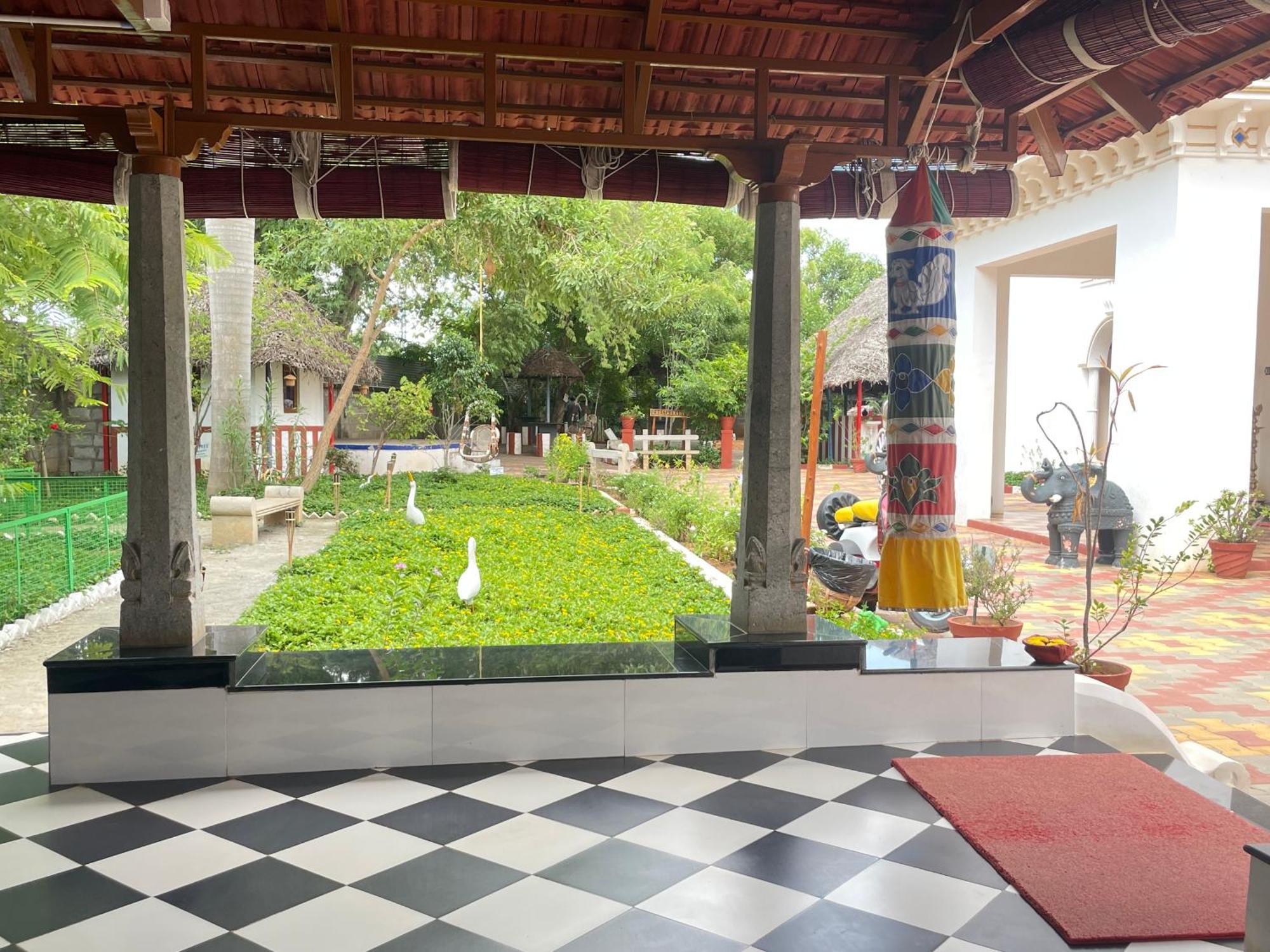Chola Heritage Resort Karaikkudi Extérieur photo